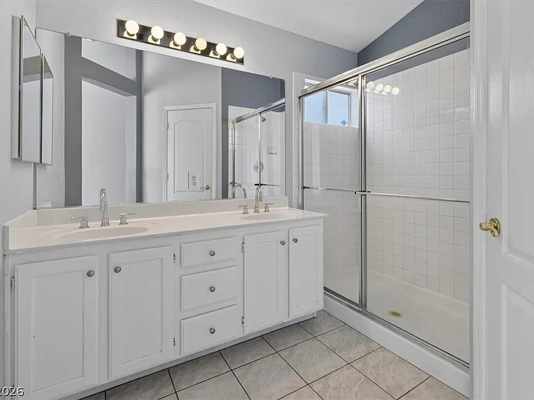 2408 Sterling Heights Dr — Photo 27