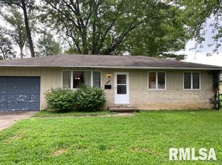 1208 N 8th St, Herrin, IL 62948
