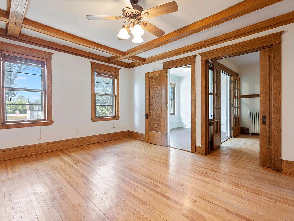 1st image of 1110 25th St W #302