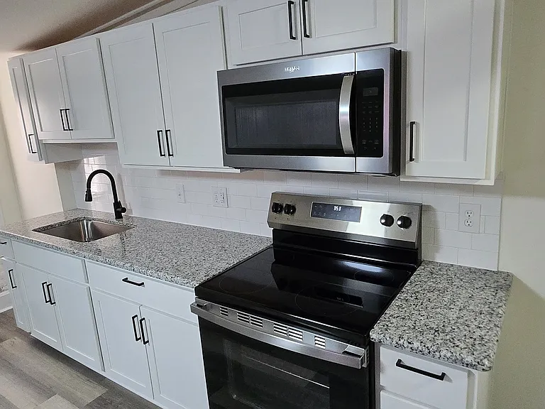 213 W Market St #3 — Photo 6