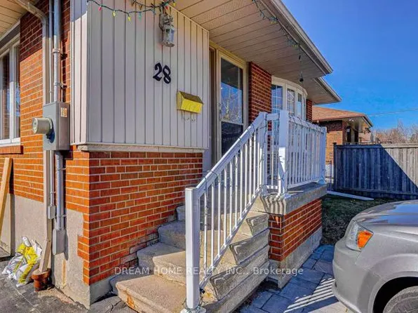 28 Earlton Rd, Toronto, ON M1T 2R3