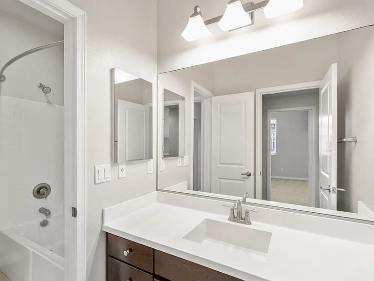 Costa Pointe Luxury 3-4 Bedroom Townhomes — Photo 22