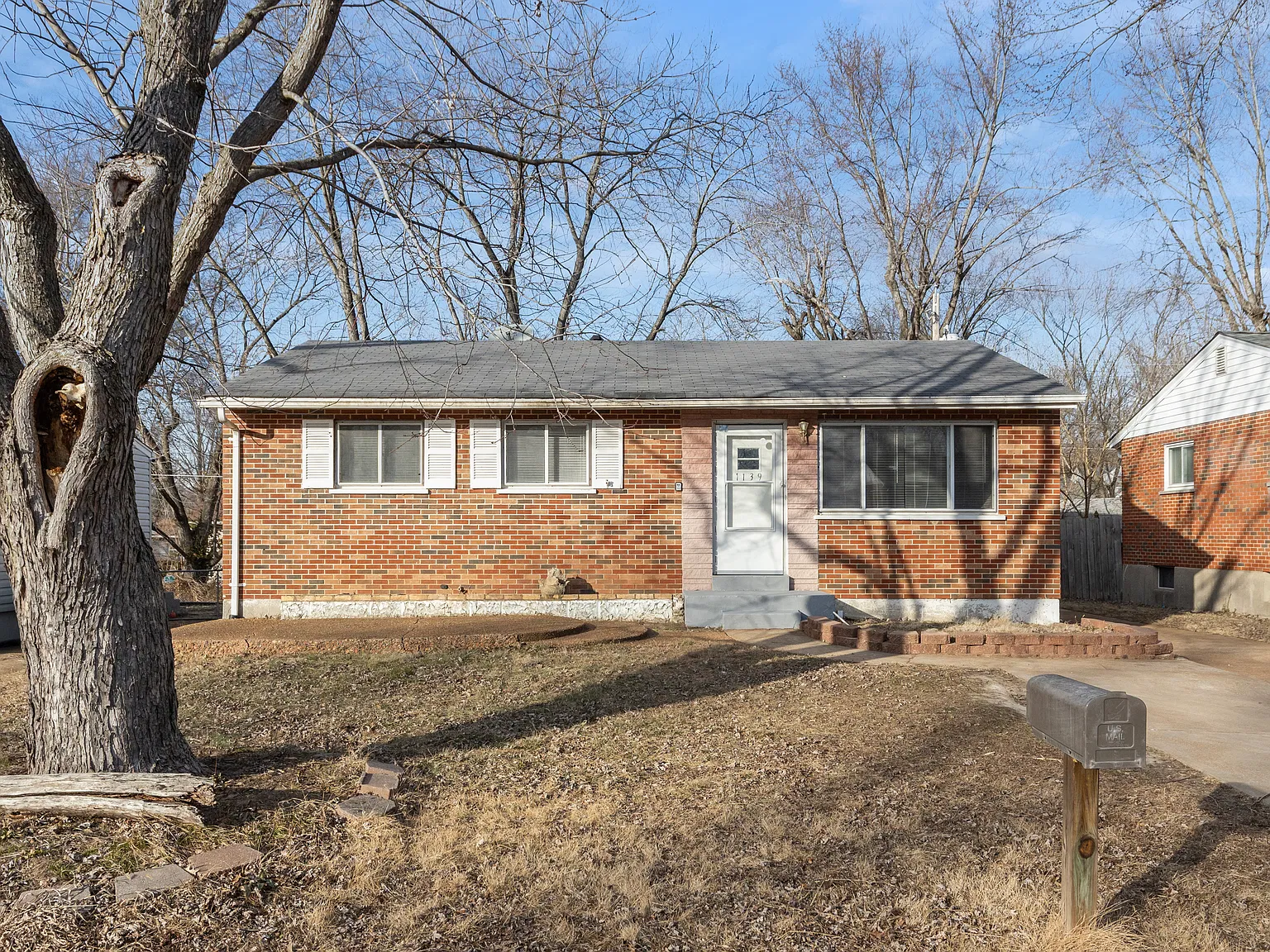 1139 Prigge Ave Saint Louis, MO 63138 — Photo 1