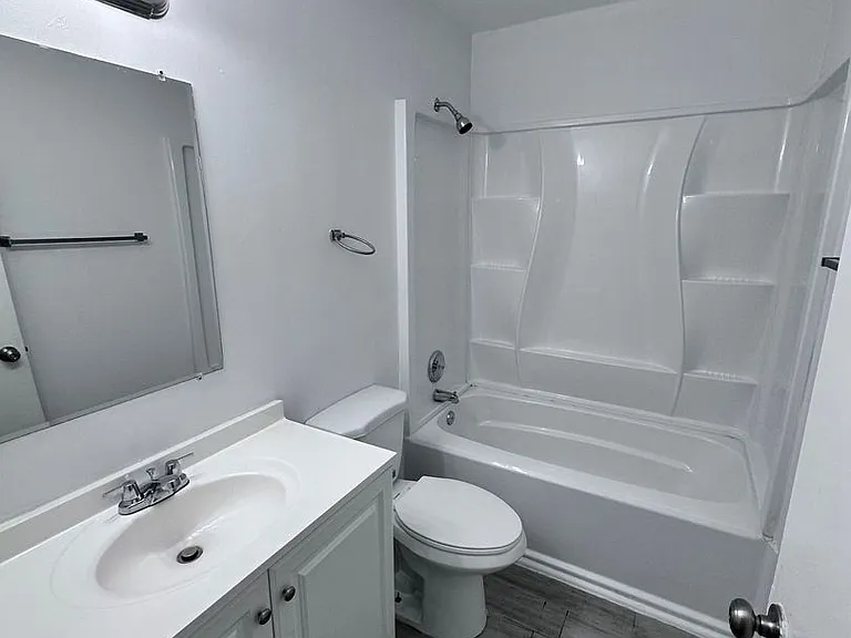 1944 Sunset Pl — Photo 5