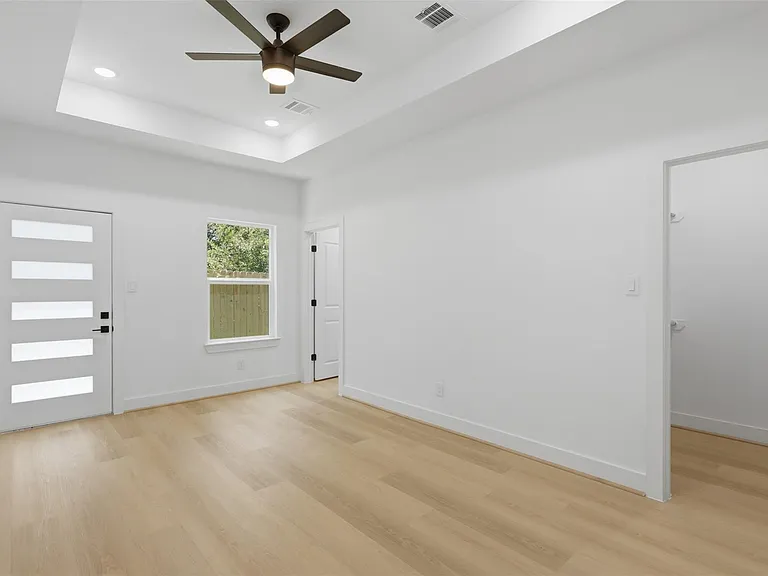 5921 Mountwood St #B — Photo 15