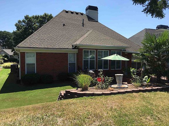 3rd image of 2115 Highland Club Dr SE