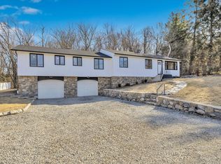 638 Elm St, Monroe, CT 06468