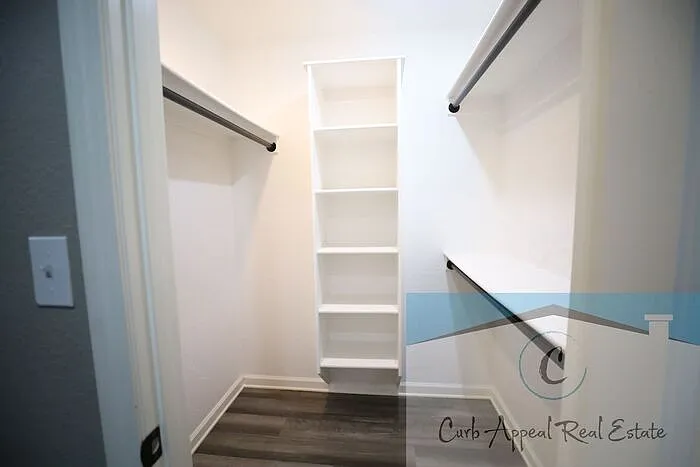 918 W Oak Ave #B — Photo 12