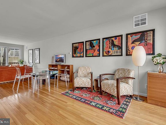 4th image of 164 G St SW #144