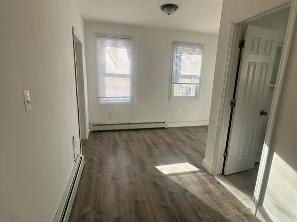 428 Franklin St Floor 2, Elizabethport, NJ 07206