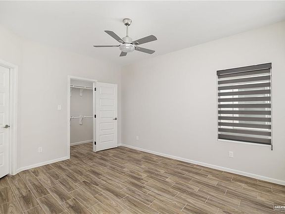 4th image of 907 N Clarence Ave