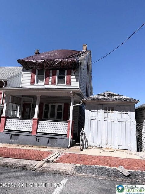 1st image of 523 E Abbott St