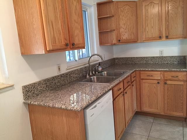 2nd image of 3570 Elm St