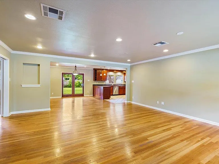 1205 Ruth Ave — Photo 3