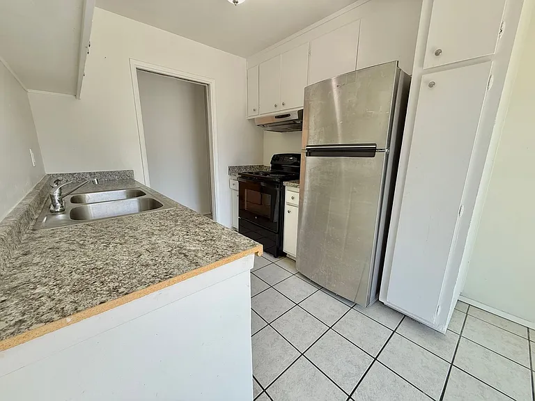 3060 Logan St — Photo 6