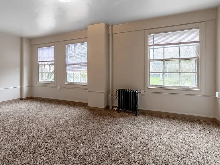 519 Washington St SE — Photo 6