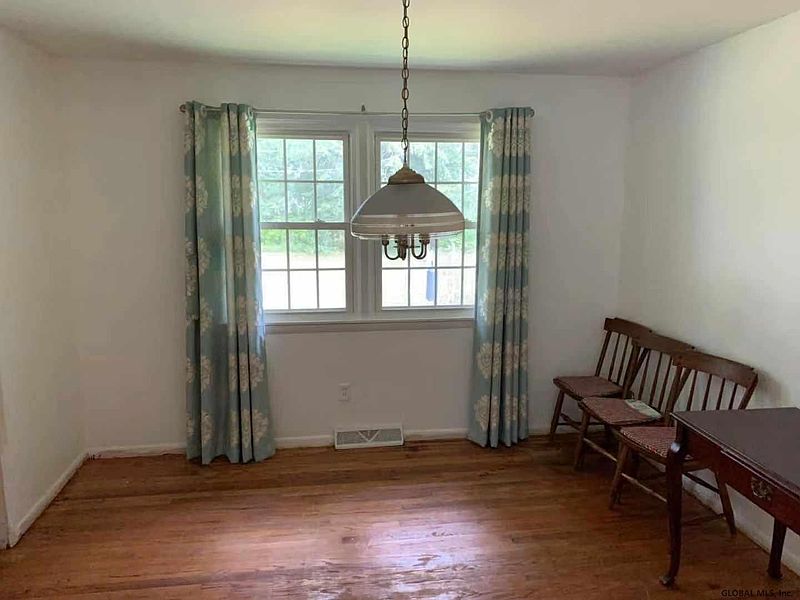 5th image of 79 Devon Road
