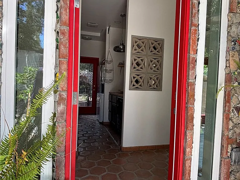 1802 N Raymond Ave — Photo 10