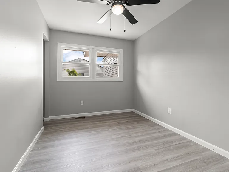 615 Fairmount Dr — Photo 17