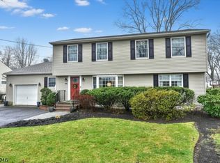84 W Midland Ave, Paramus Boro, NJ 07652