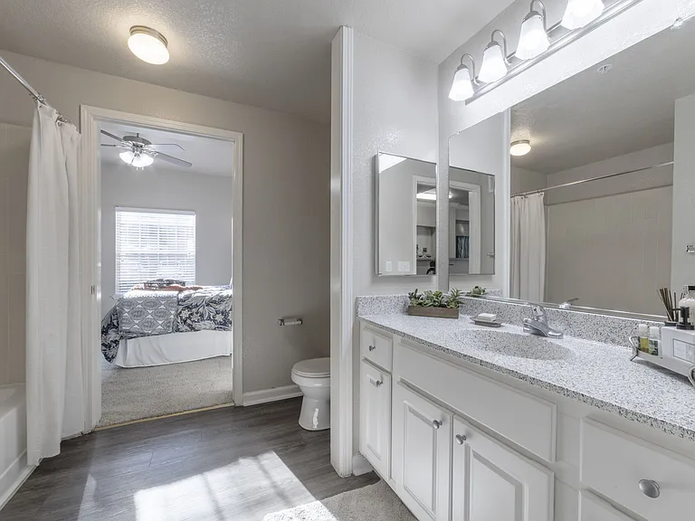 Oak Brook Apartments — Photo 16