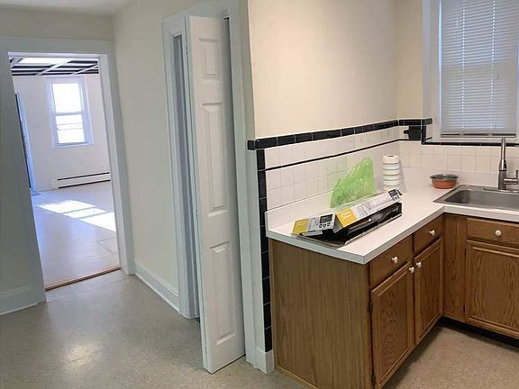 5th image of 5016 42nd St