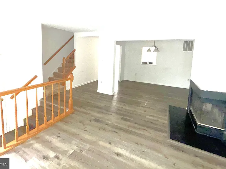 6761 Jenny Leigh Ct — Photo 5