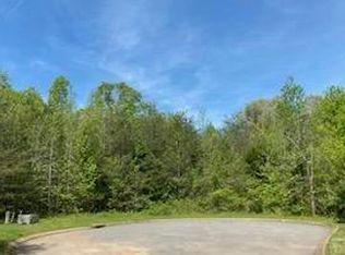 1000 Big Cedar Dr #105/106, Dunlap, TN 37327