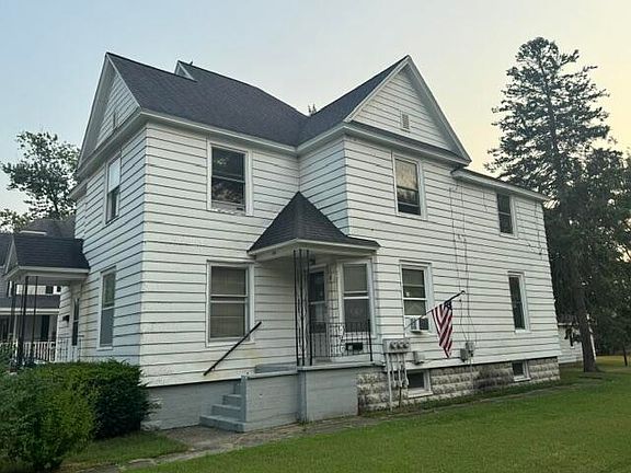 4th image of 38 Pine St