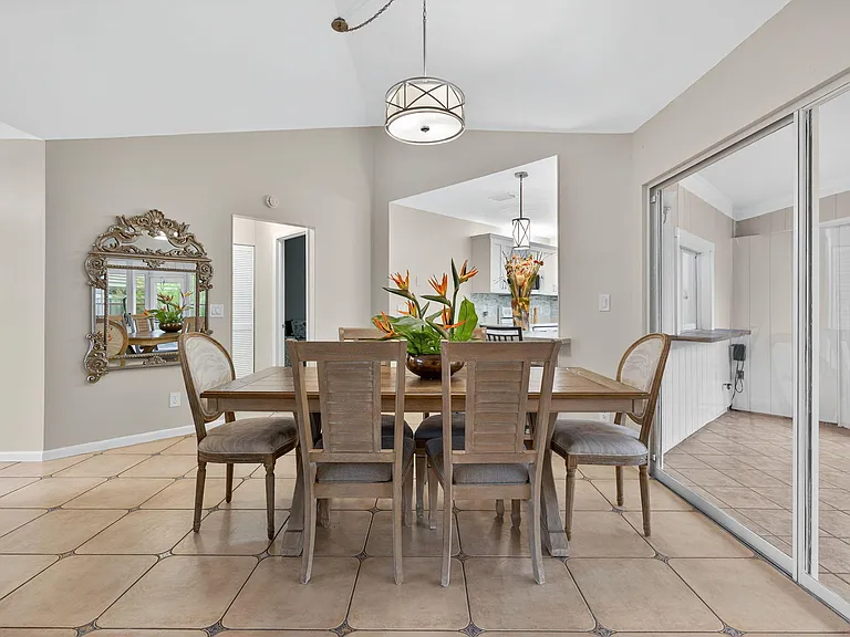 1127 E Seminole Ave #8A — Photo 11