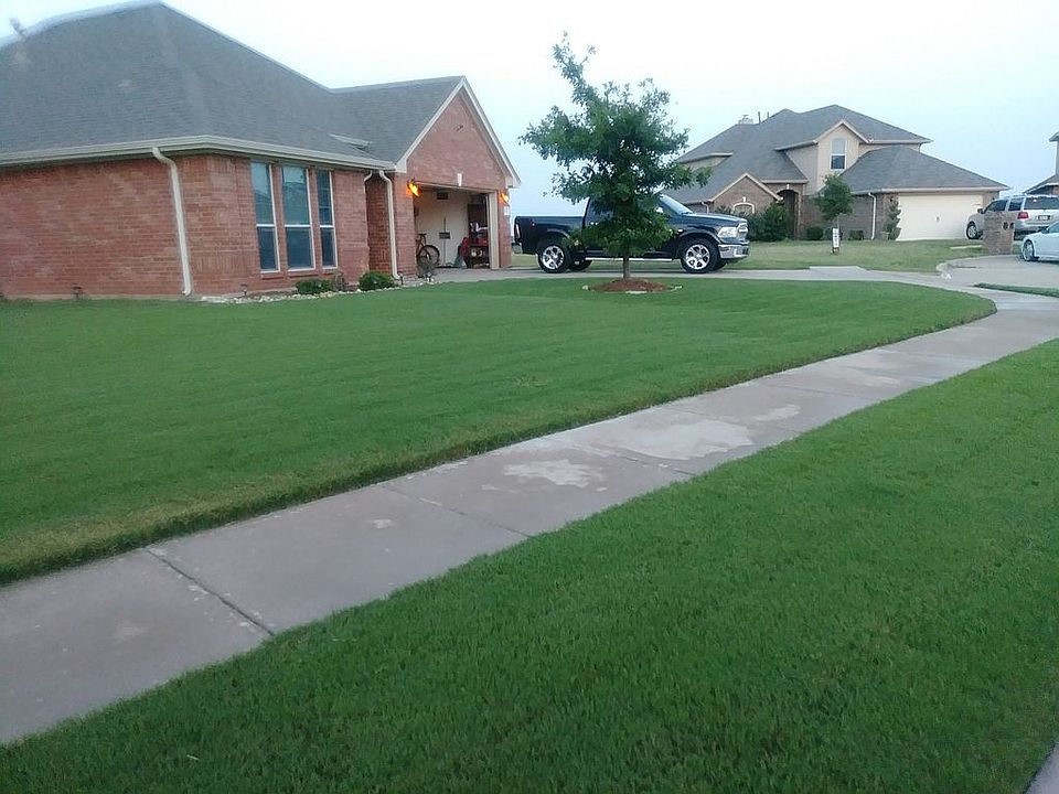 1st image of 2412 SW Oxford Dr