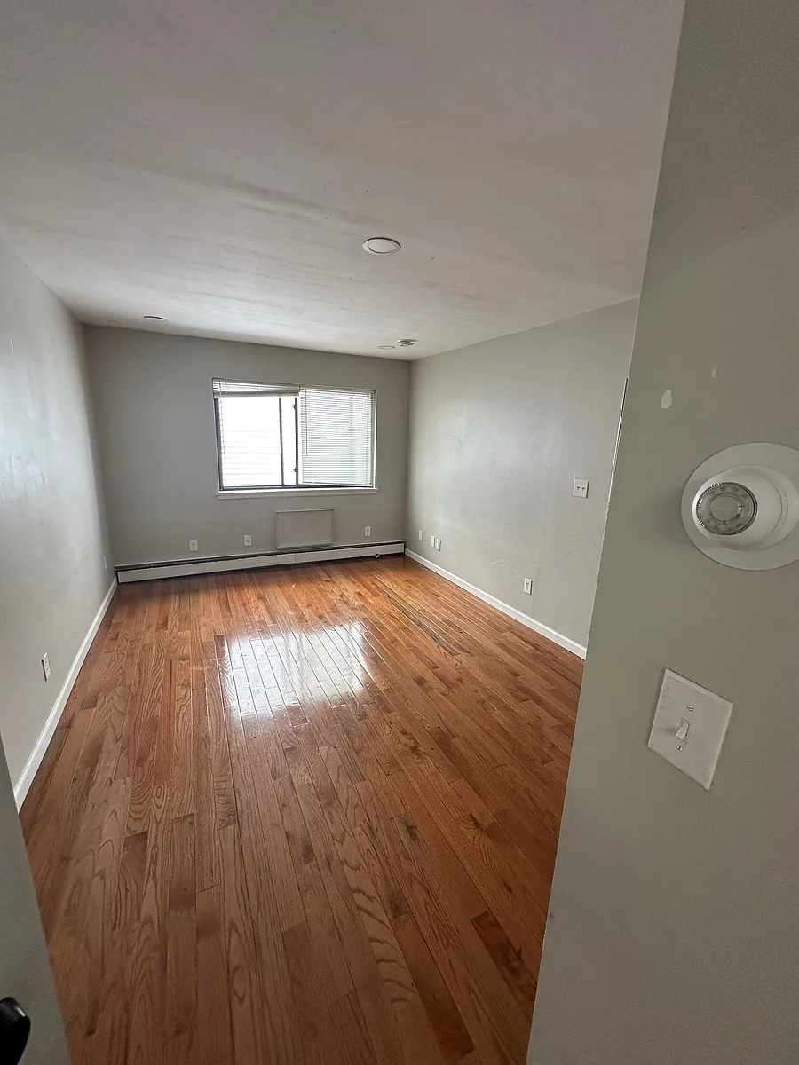 Building Photo - 8 Calhoun Ave #C16