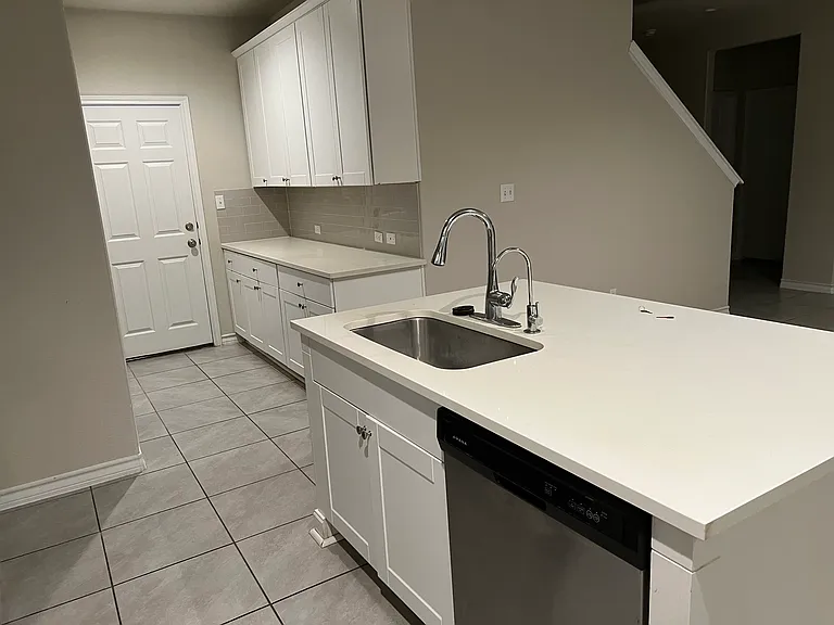 341 Mary Max Cir — Photo 4