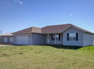 1642 E 512th Rd, Bolivar, MO 65613