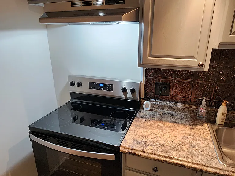 642 W Penn St — Photo 31