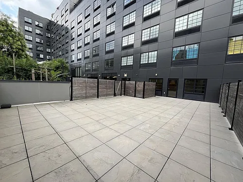 555 Waverly Ave #1D Photo 1