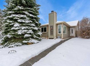 47 E Deersaxon Rd SE, Calgary, AB T2J6T1