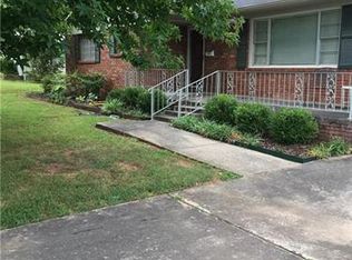 1825 N Woodland Ave, Fayetteville, AR 72703
