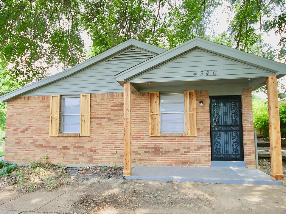 4346 Falcon Dr