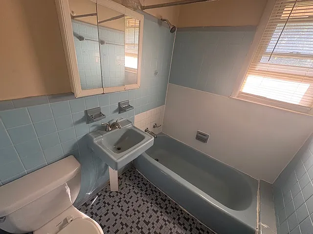 1 bed, 885 sqft, $995 — Photo 3