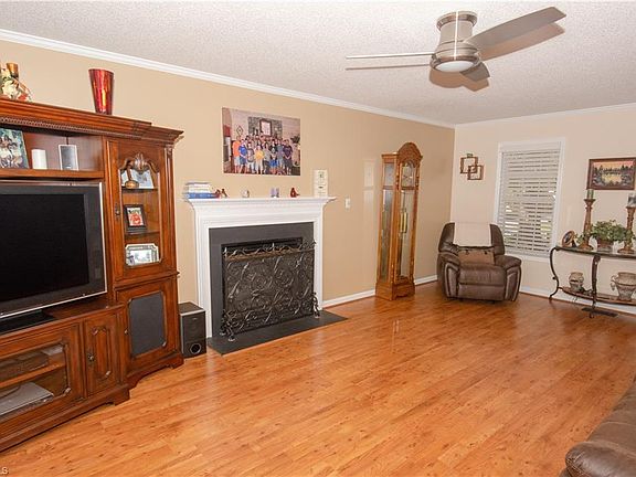 5th image of 616 Creekridge Dr