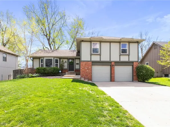 10035 Knox Dr, Overland Park, KS 66212