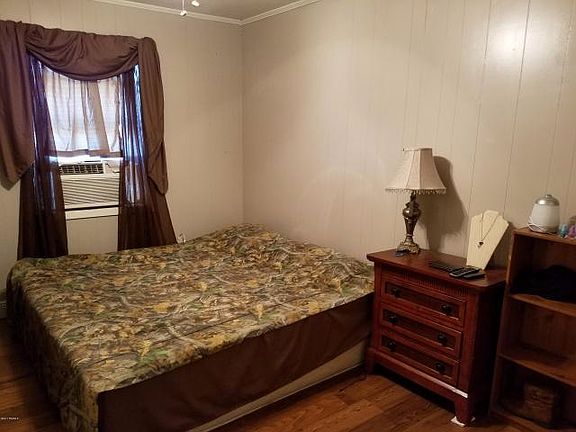 4th image of 414 Lora St