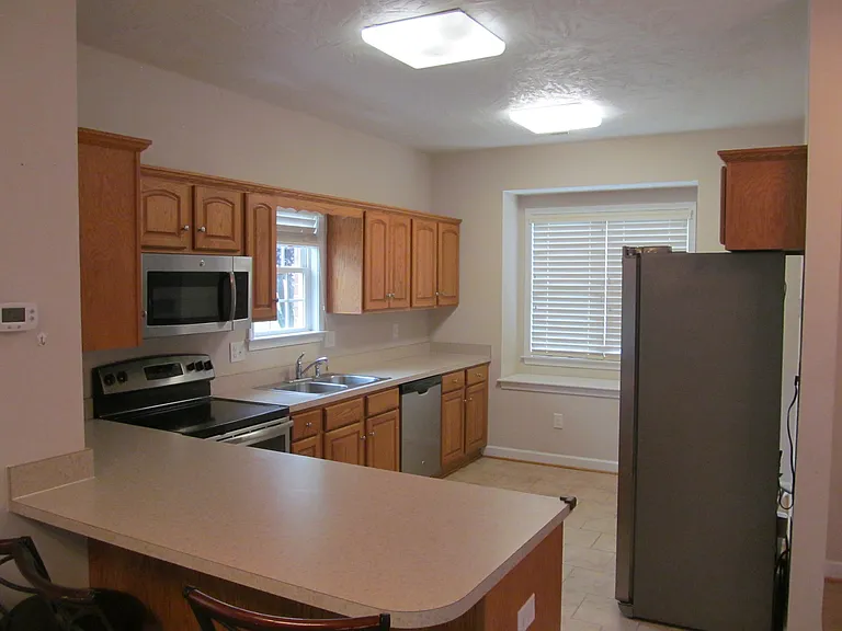 107 Berkley Ct #107 — Photo 2
