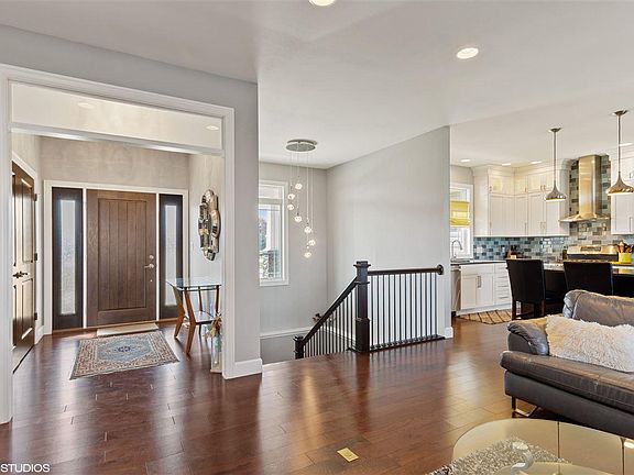 3rd image of 306 12th St NE