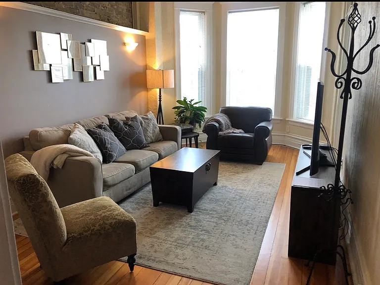1923 N Bissell St #3 — Photo 2