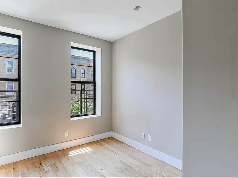 871 Hart St #2L — Photo 3