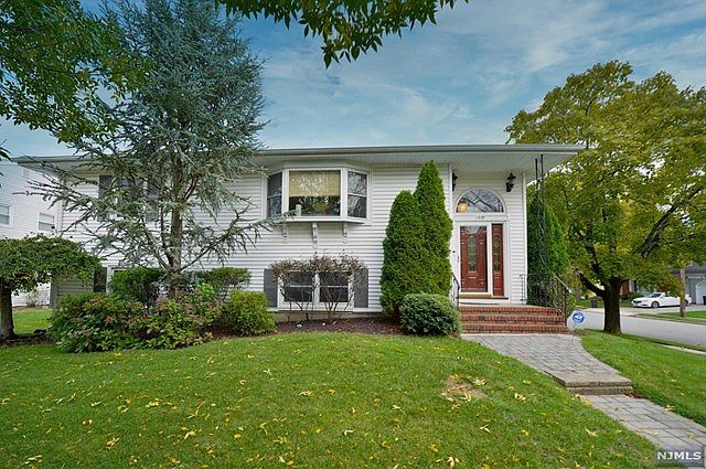 1st image of 13-39 Comerford Pl