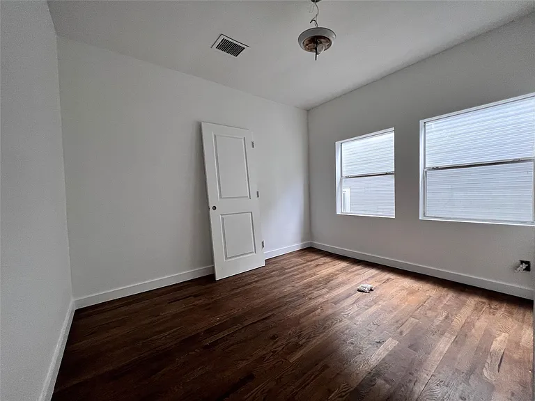 415 Fairview Ave #8 — Photo 3