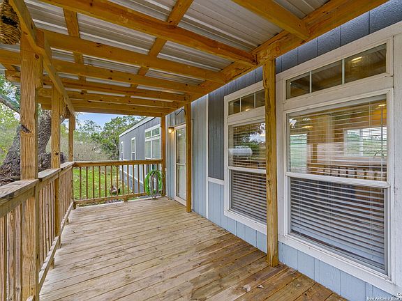 4th image of 2159 WATERFRONT PARK DR